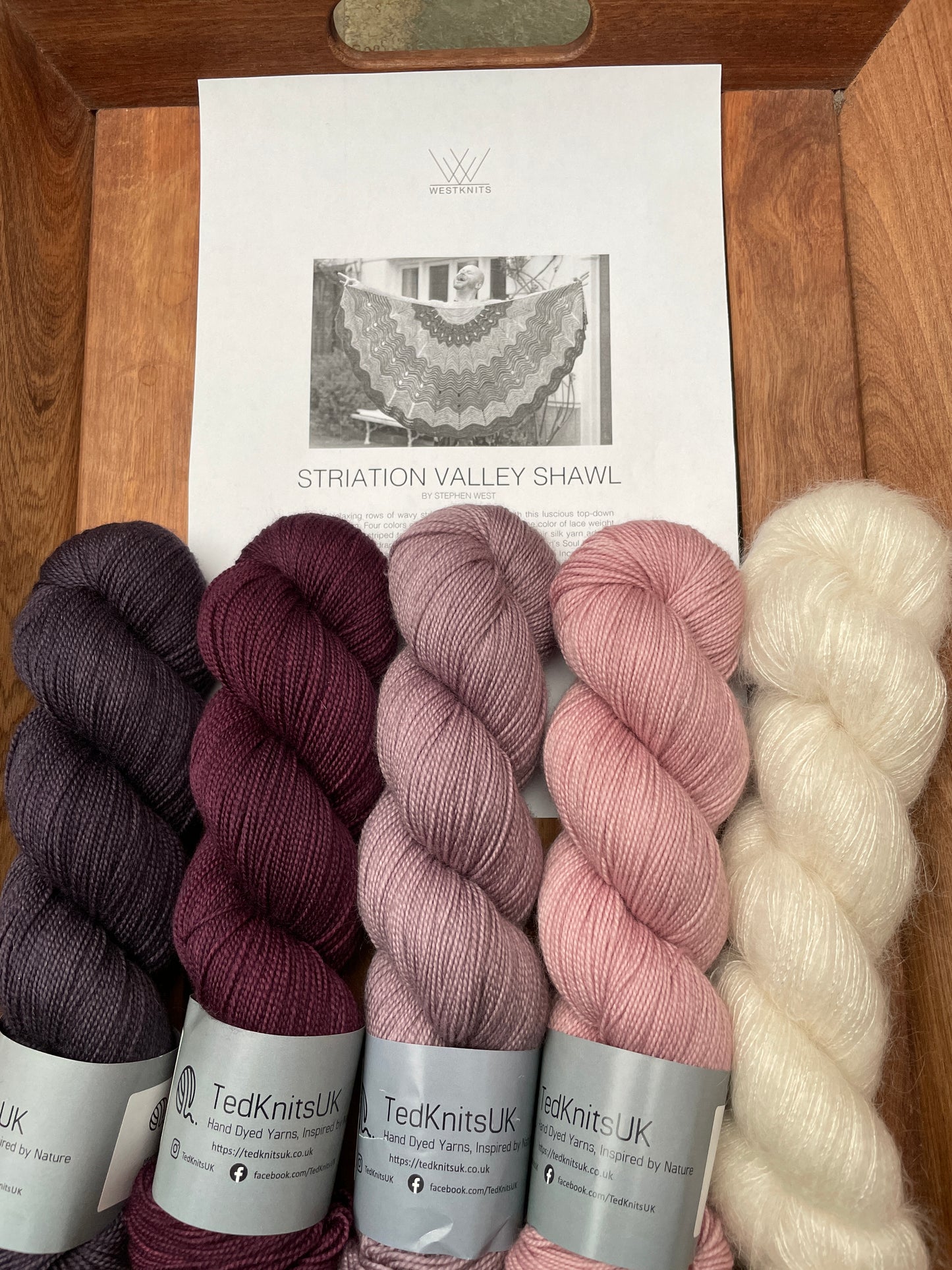 Striation Valley Yarn Kit
