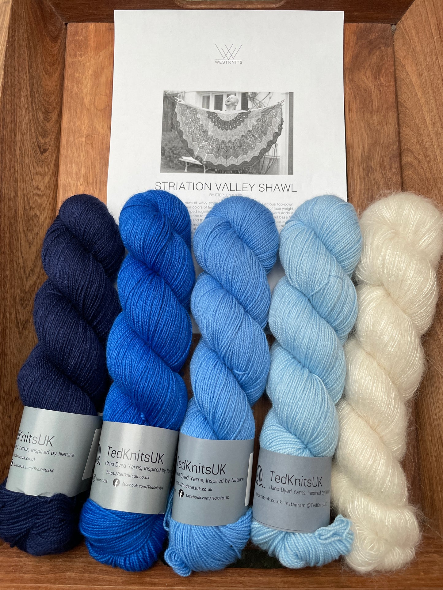 Striation Valley Yarn Kit
